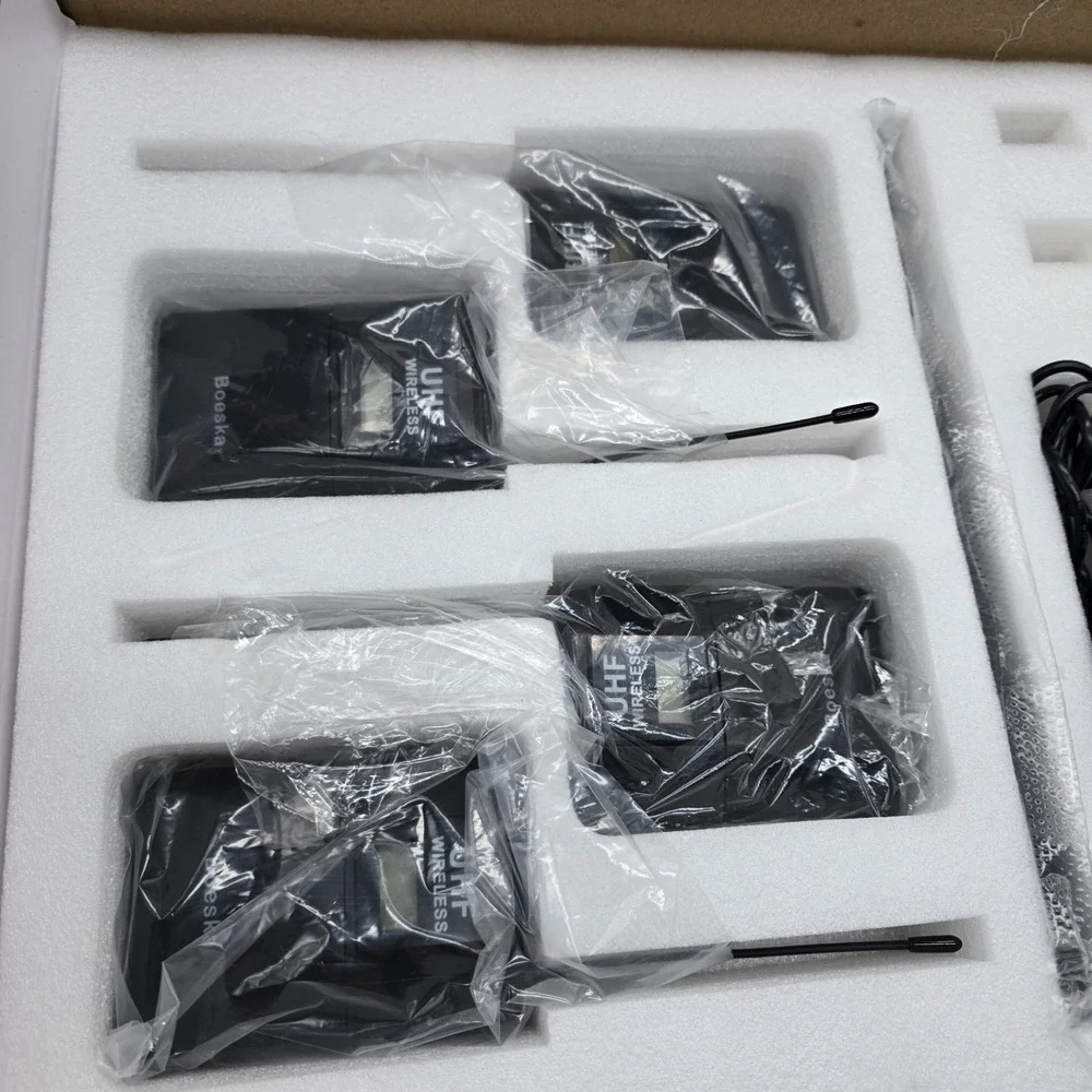 Boeska Wireless Microphone System 4‎ Channel UHF 4 Lavalier Lapel Headset